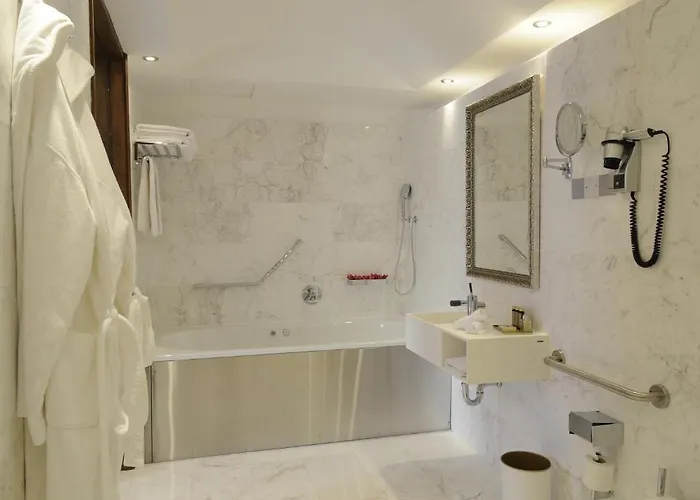 The Library Wellness Retreat Kalawasos