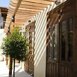 فندق The Library Wellness Retreat 4*