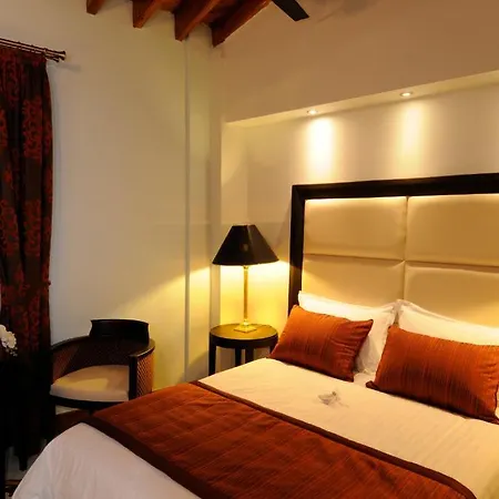 Hotel The Library Wellness Retreat 4*