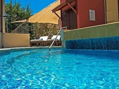 Hotel The Library Wellness Retreat 4*