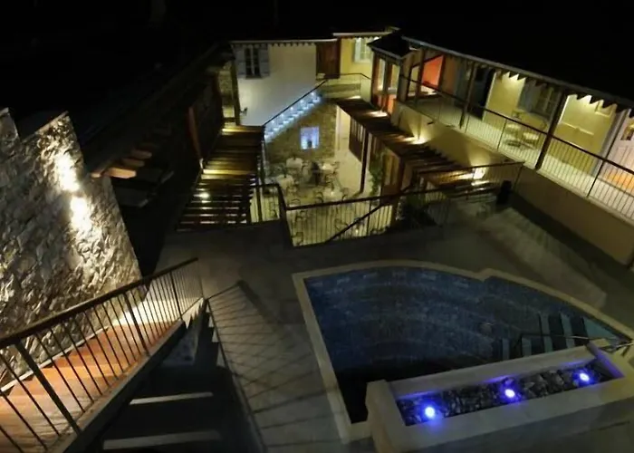 Hotel The Library Wellness Retreat 4*