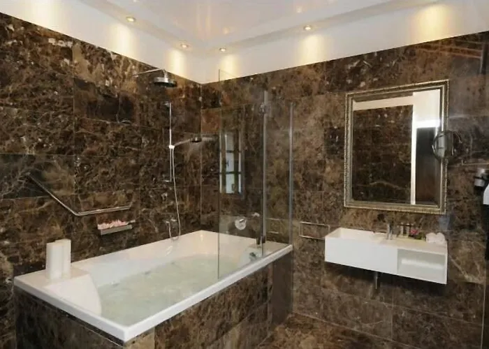 Hotel The Library Wellness Retreat